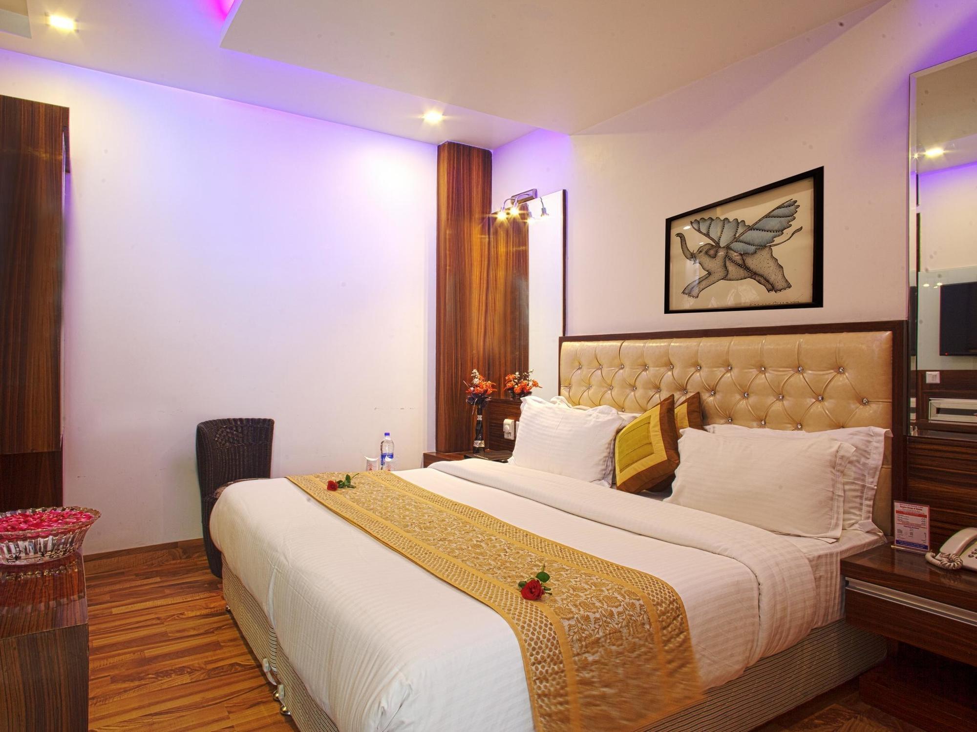 Hotel Delhi 55 -City Center Neu-Delhi Exterior foto