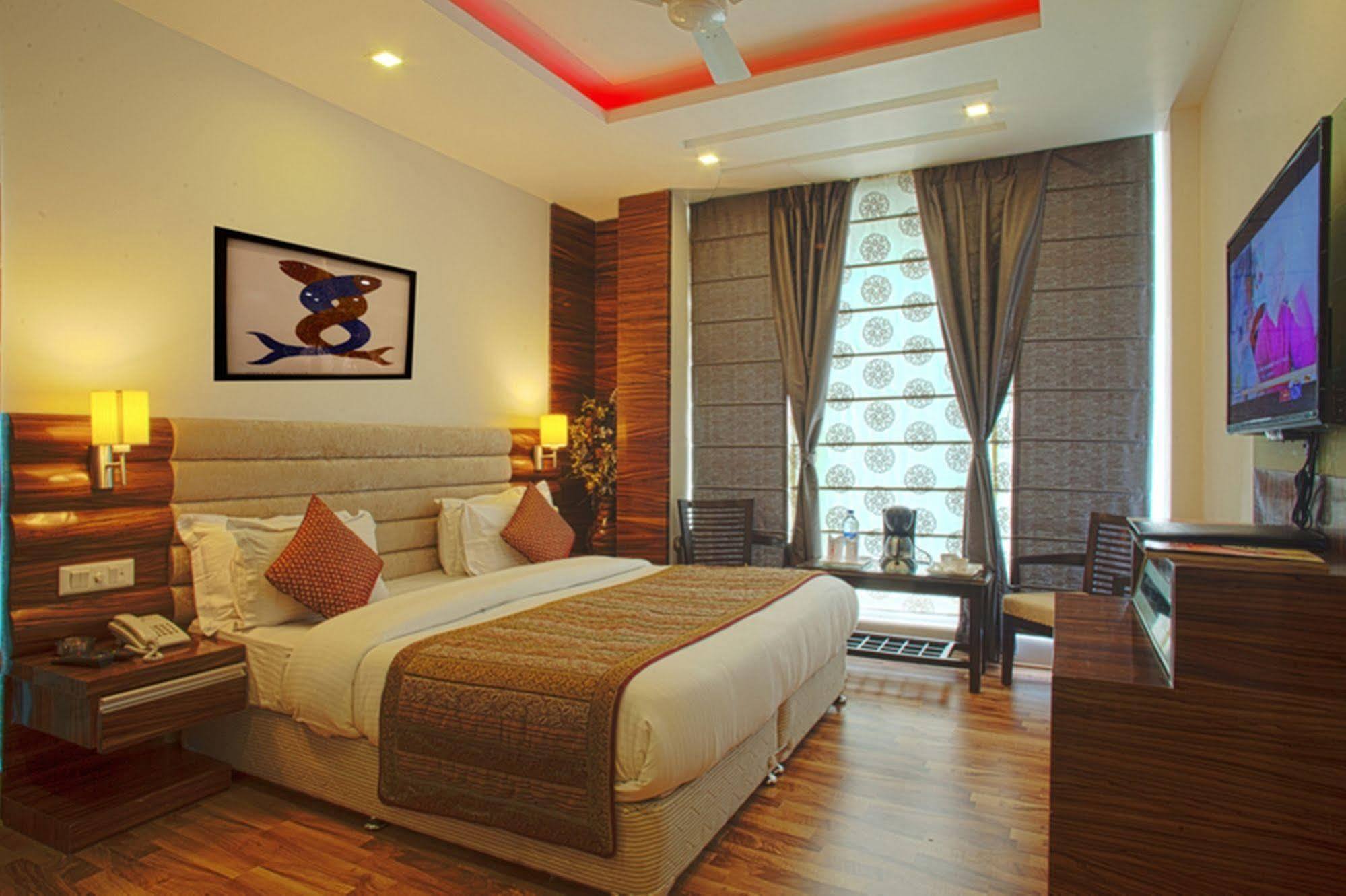 Hotel Delhi 55 -City Center Neu-Delhi Exterior foto
