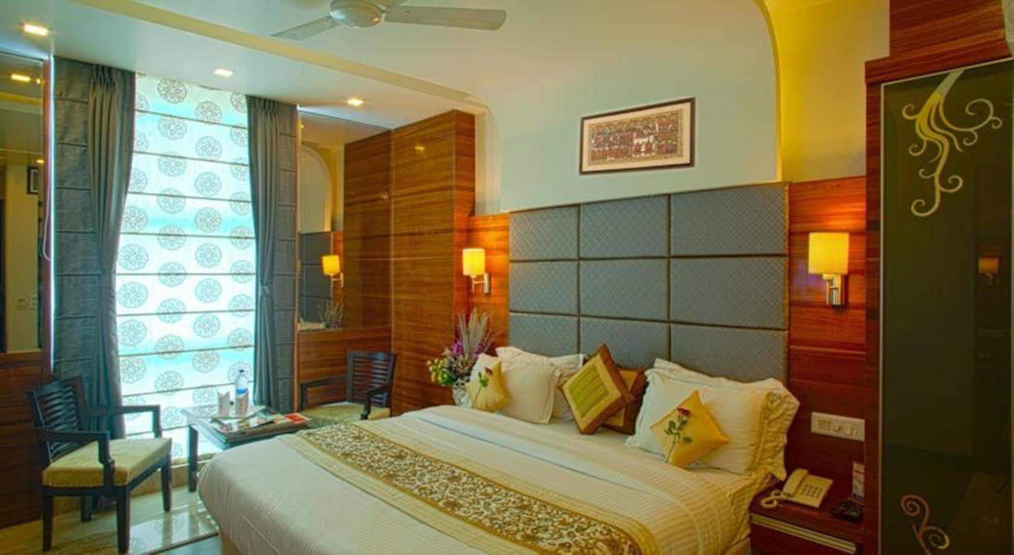 Hotel Delhi 55 -City Center Neu-Delhi Exterior foto