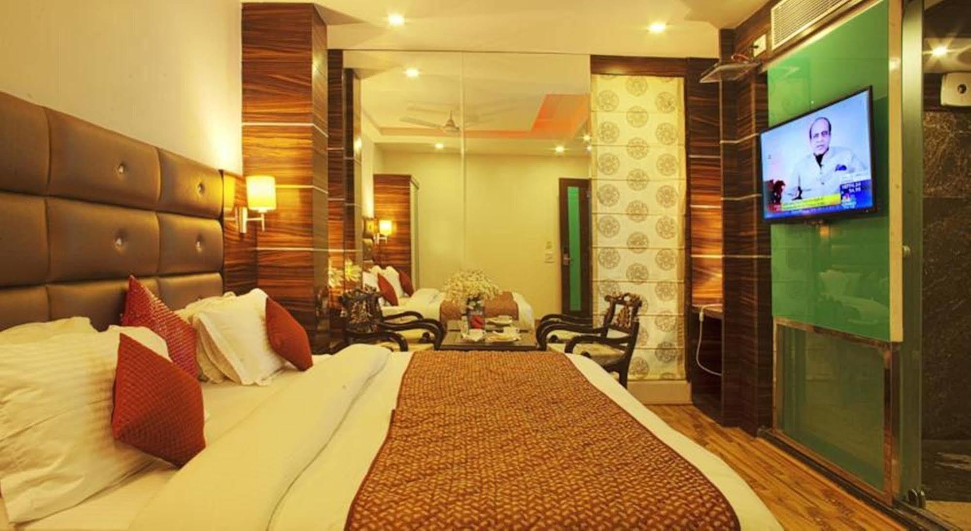 Hotel Delhi 55 -City Center Neu-Delhi Exterior foto