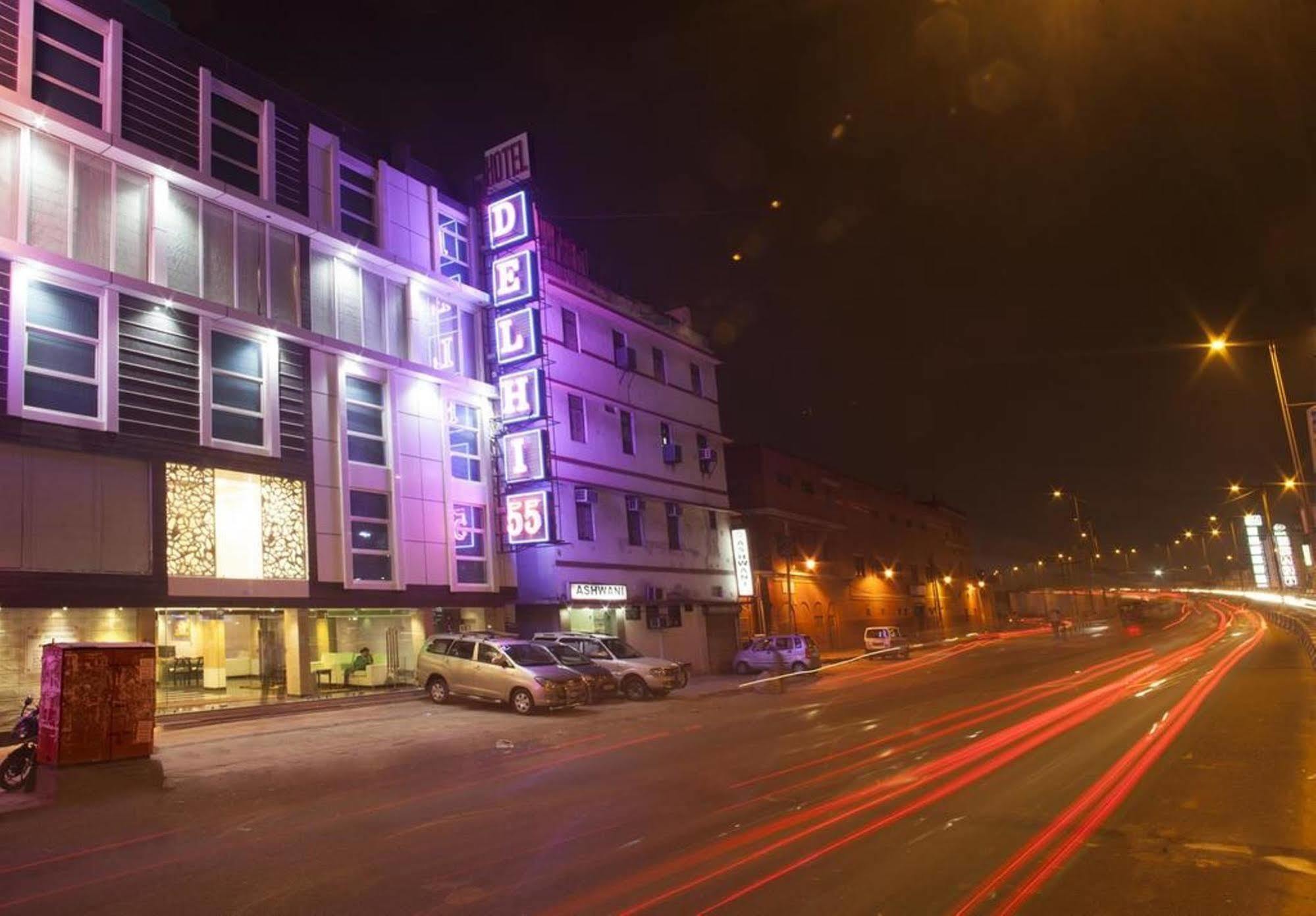 Hotel Delhi 55 -City Center Neu-Delhi Exterior foto